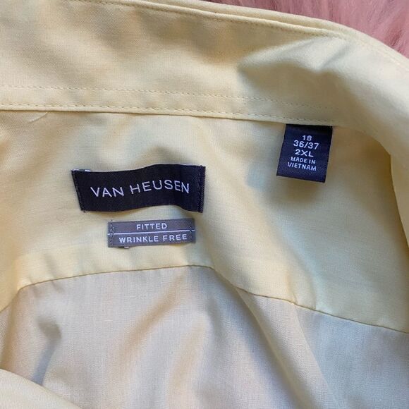 Van Heusen Men’s Pale Yellow Dress Shirt - Picture 3 of 4